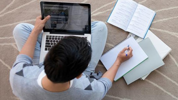 Website Belajar Online untuk Semua Usia: Pembelajaran Tak Terbatas Waktu