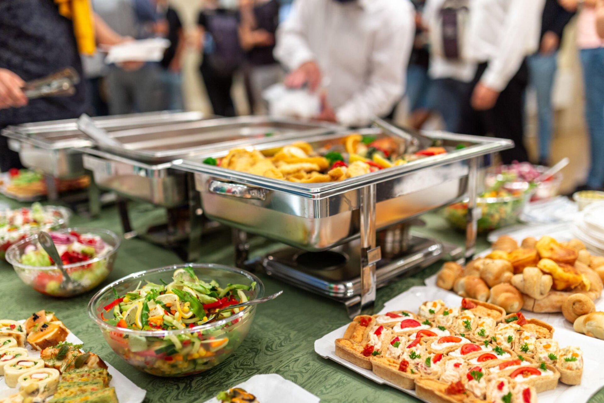 Meningkatkan Bisnis Anda Melalui Sosmed Outreach Catering Bersama Rajakomen.com