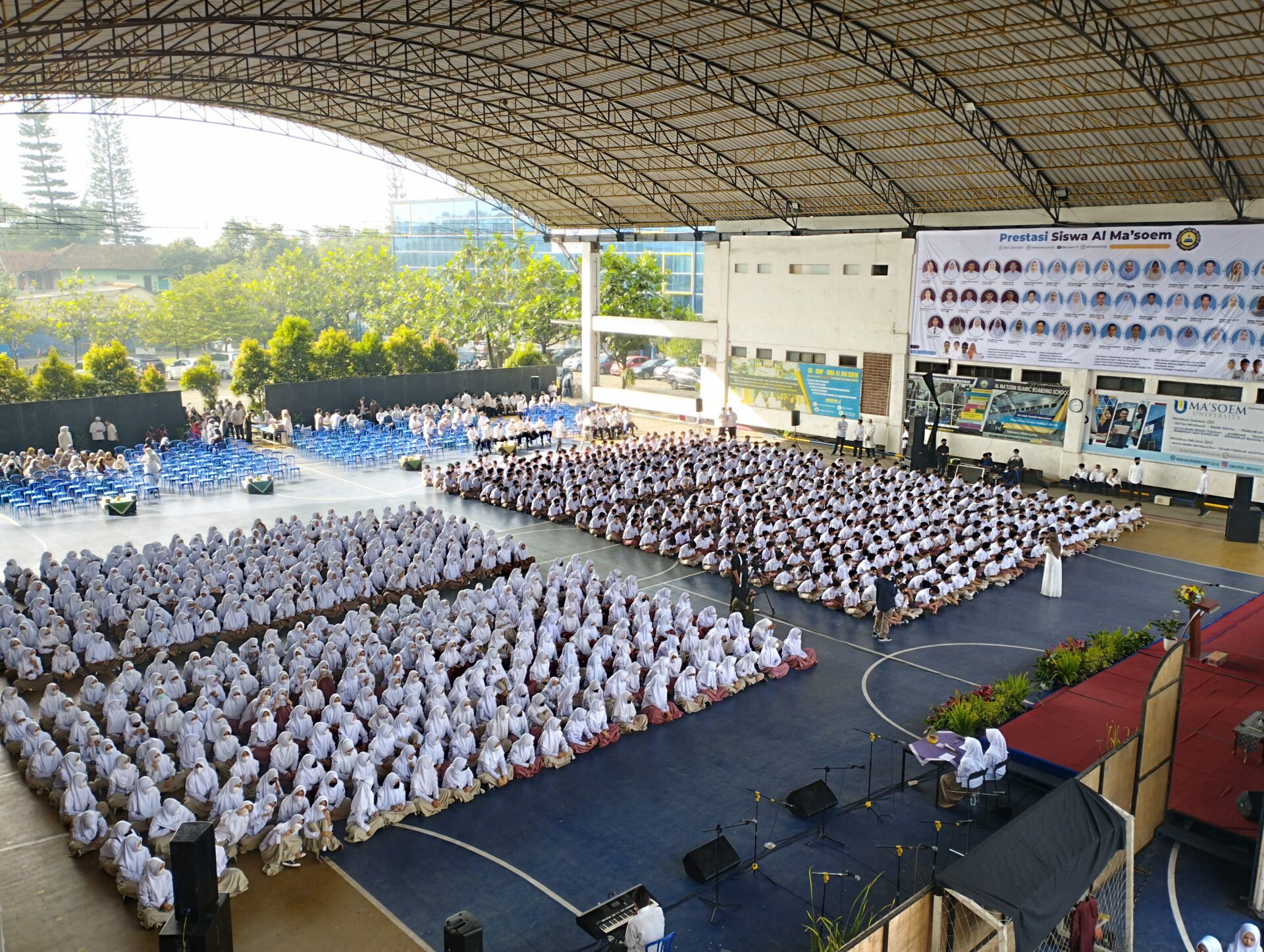 Kombinasi Modern dan Tradisional dalam Gaya Berpakaian Santri Al Masoem