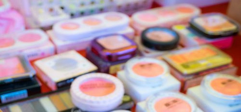 Daftar 21 Kosmetik Ilegal dan Obat Tradisional Yang Dapat Menyebabkan Kanker Kulit-Ginjal