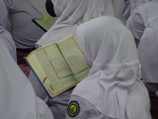 Tadarus Al-Qur'an: Kebiasaan Mulia di Bulan Ramadan yang Harus Diteruskan