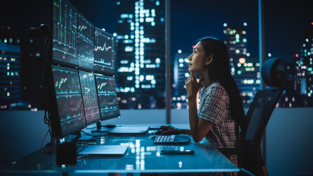 Meningkatkan Visibilitas Aplikasi Trading Saham Melalui Promosi di Sosmed Bersama Rajakomen.com