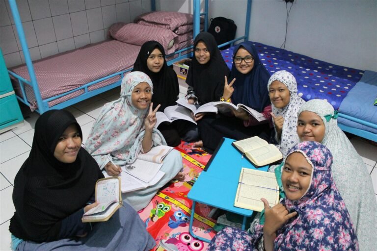 Manfaat Tadarus Al-Qur'an di Bulan Ramadan bagi Kehidupan Spiritual