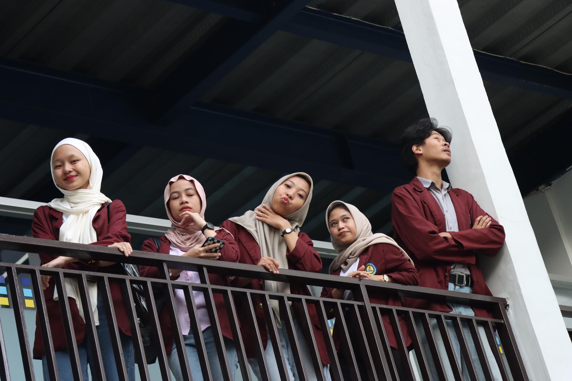 Biaya Pendidikan Kelas Reguler dan Non Reguler Per Semester Sekitar 5 Juta di Digital Bisnis S1 Serta Universitas Swasta di Bandung Terbaik