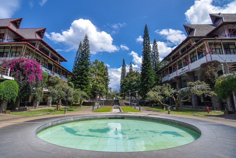 Kumpulan Soal Matematika Dasar untuk Ujian Masuk ITB sebagai Fondasi Berpikir Logis