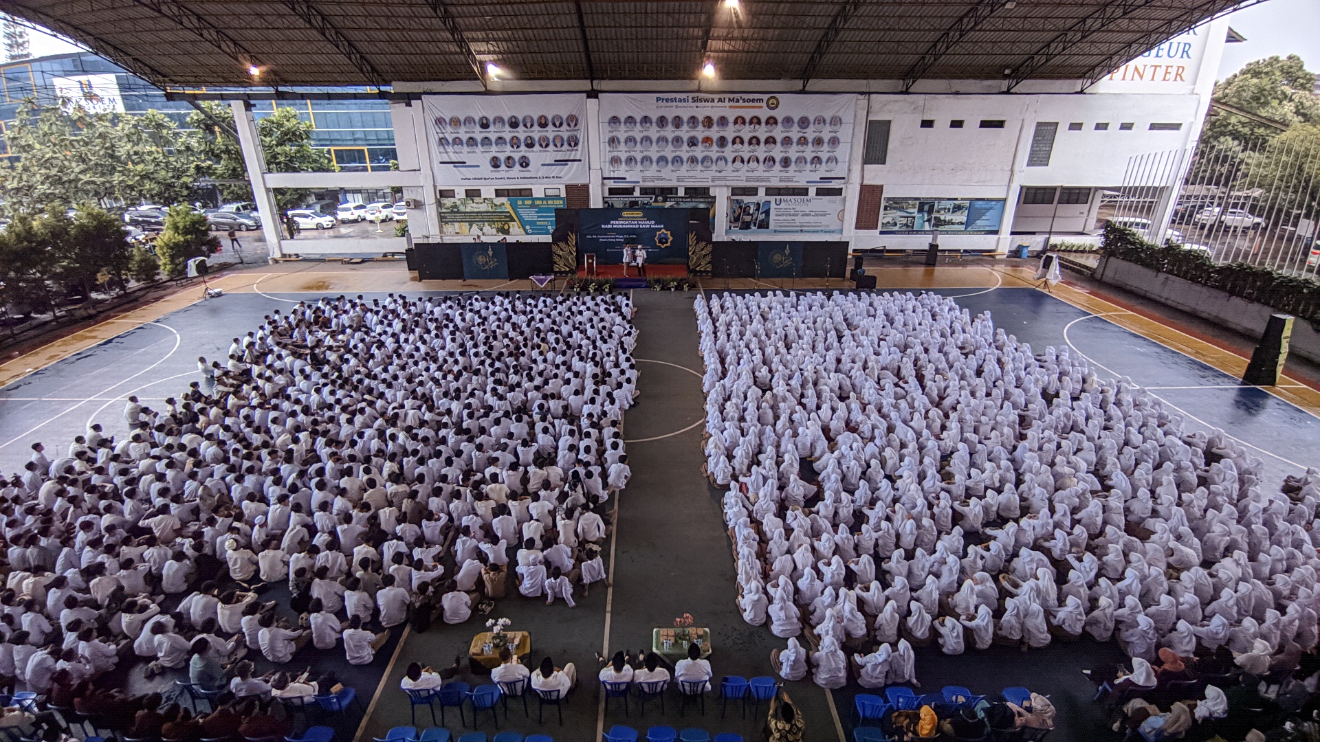 Seragam Santri Al Masoem: Integrasi Nilai Islam dan Modernitas di Boarding School Islam di Bandung