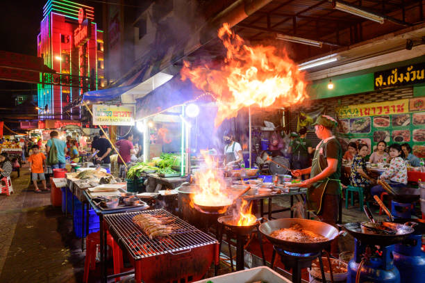 Meningkatkan Penjualan Melalui Kolaborasi Sosmed Antar Bisnis Kuliner di Rajakomen.com