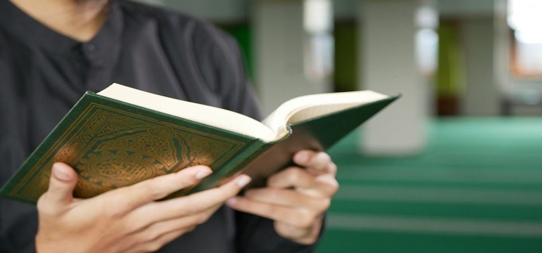 8 Ayat dan Surat Al-Qurâ€™an yang Menjadi Obat Penenang Hat