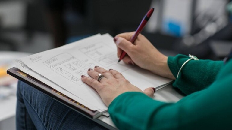 Perbandingan Tempat Tes TOEFL di Surabaya, Bandung, dan Medan