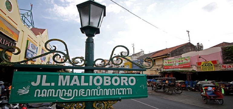 Mengapa Jalan Malioboro (Seakan) Wajib Dikunjungi Ketika Kamu ke Yogyakarta?