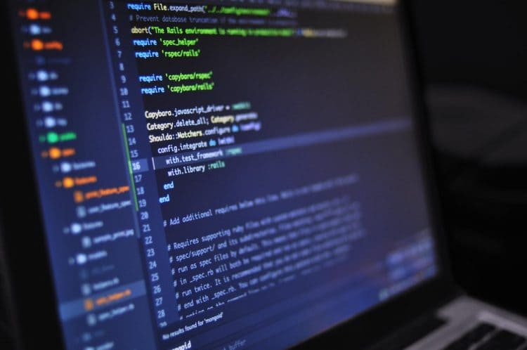 Laptop Kentang vs Spek Dewa: Mana yang Cocok untuk Mahasiswa Jurusan Teknik Informatika?