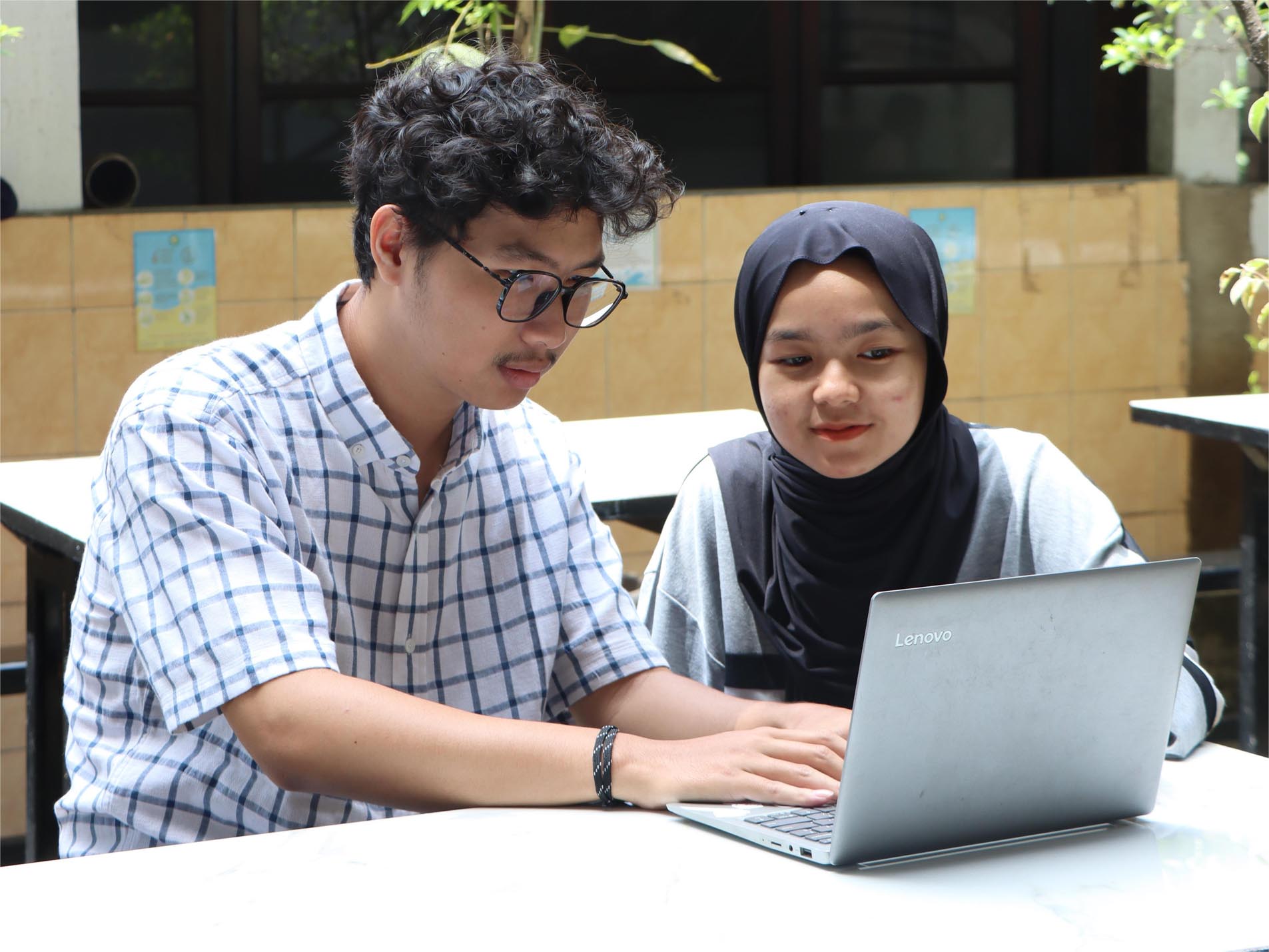 Ingin Jadi Ahli IT Tanpa Biaya Lewat Jalur Hafalan Dua Juz Al Quran Pada Program S1 Sistem Informasi