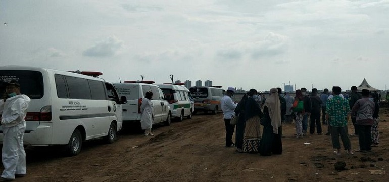 Suasana Antrean Pemakaman Jenazah Covid-19 TPU Rorotan Ini Bikin Merinding