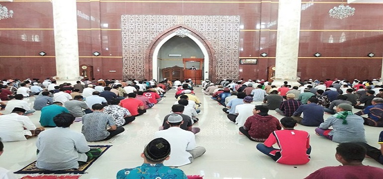 Kasus Covid-19 Naik, MUI Tetap Perbolehkan Salat Jumat Berjamaah di Masjid